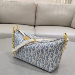 حقيبة ديور باريس كلاسيك بشعار ديور